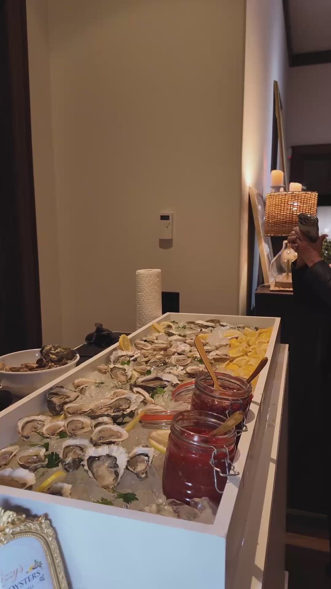 Mobile oyster cart